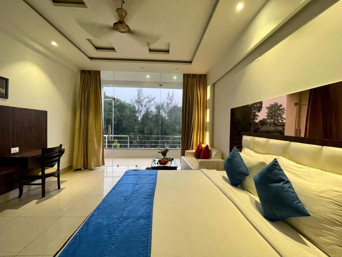 Winsome Resort & Spa Corbett Rāmnagar Extérieur photo