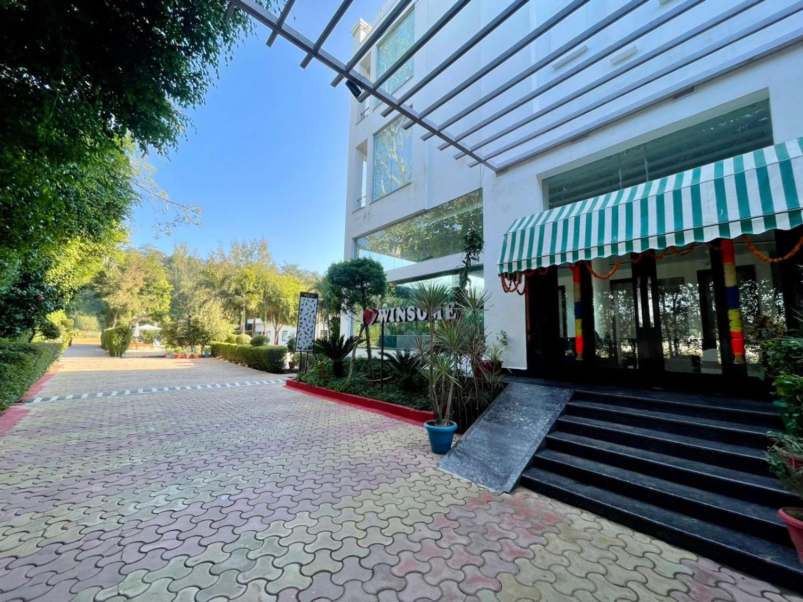 Winsome Resort & Spa Corbett Rāmnagar Extérieur photo