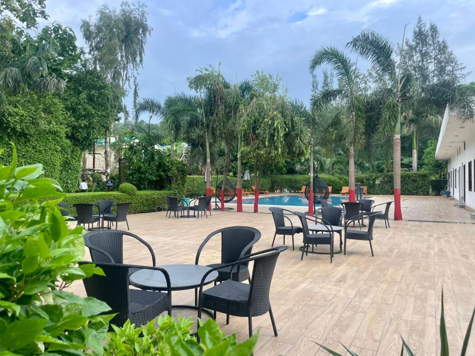 Winsome Resort & Spa Corbett Rāmnagar Extérieur photo