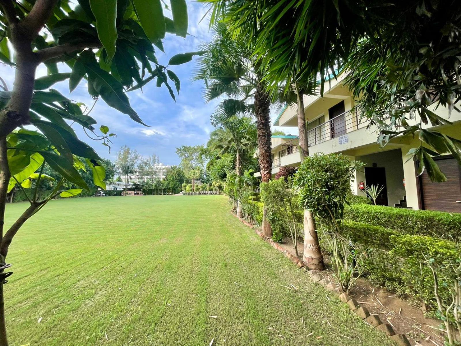 Winsome Resort & Spa Corbett Rāmnagar Extérieur photo