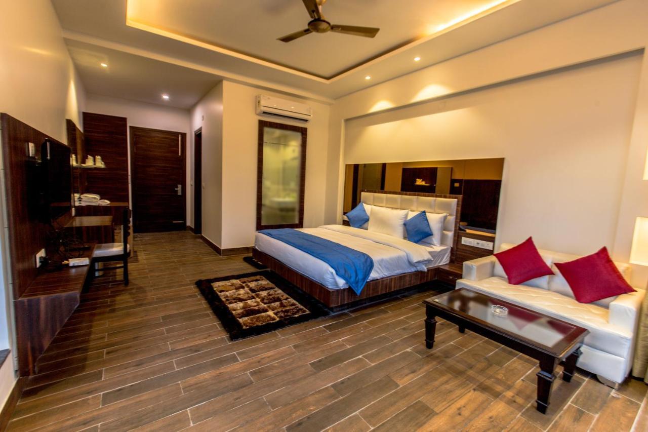 Winsome Resort & Spa Corbett Rāmnagar Extérieur photo